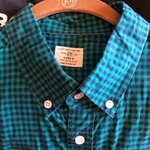 J. Crew Men’s Long Sleeve button down check shirt Size Medium.